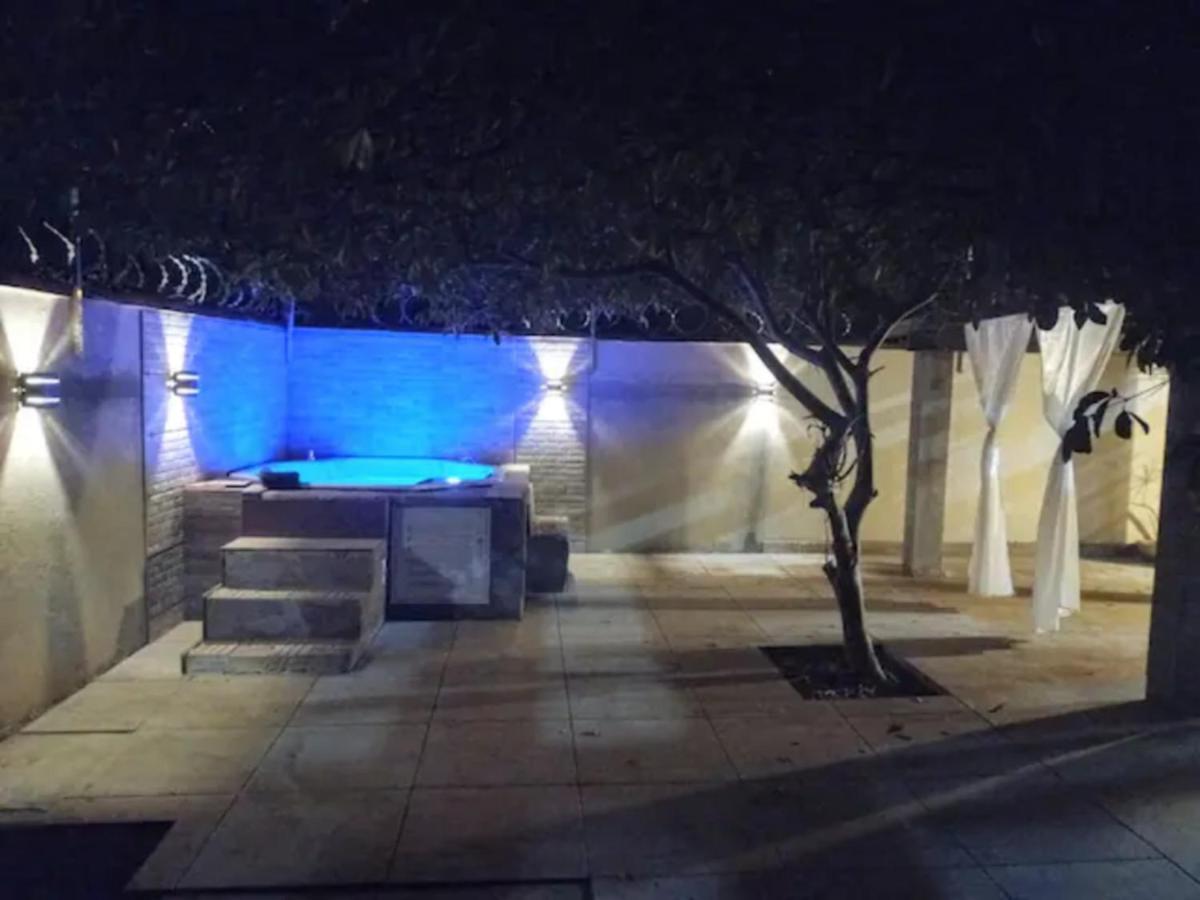 Casa Com Spa De Hidro, Aquecedor E Cromoterapia A 1,0 Km Do Centro Chapada dos Guimaraes Luaran gambar