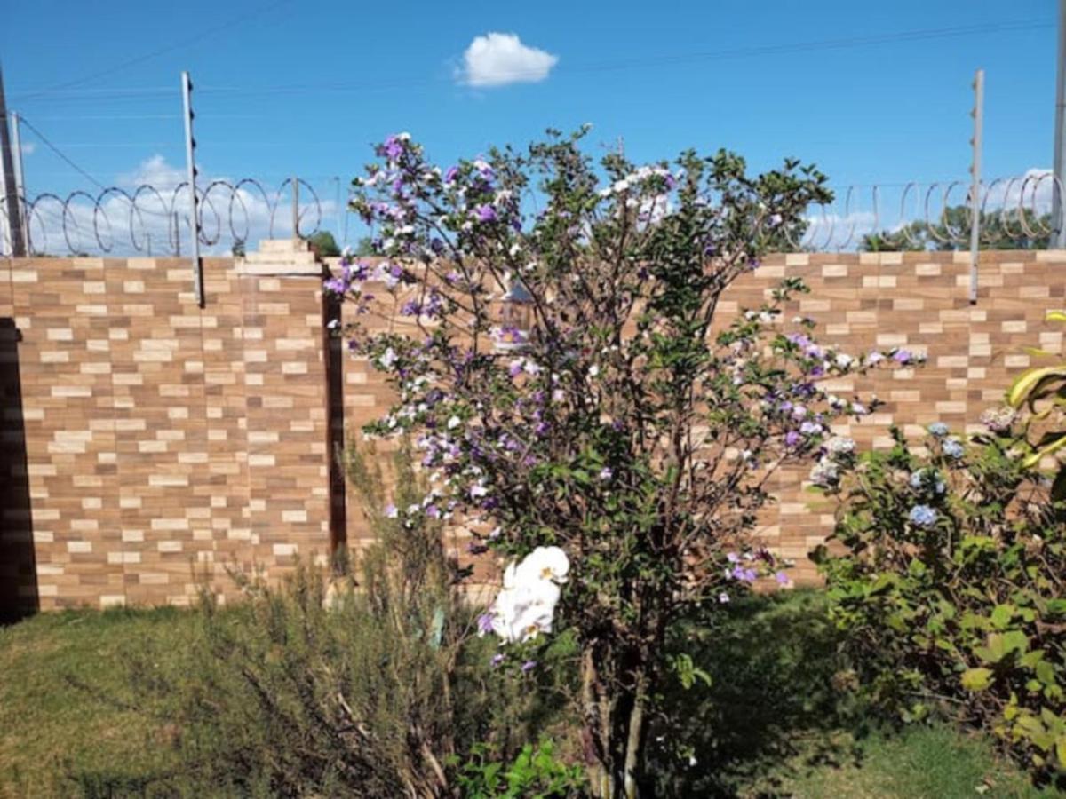 Casa Com Spa De Hidro, Aquecedor E Cromoterapia A 1,0 Km Do Centro Chapada dos Guimaraes Luaran gambar